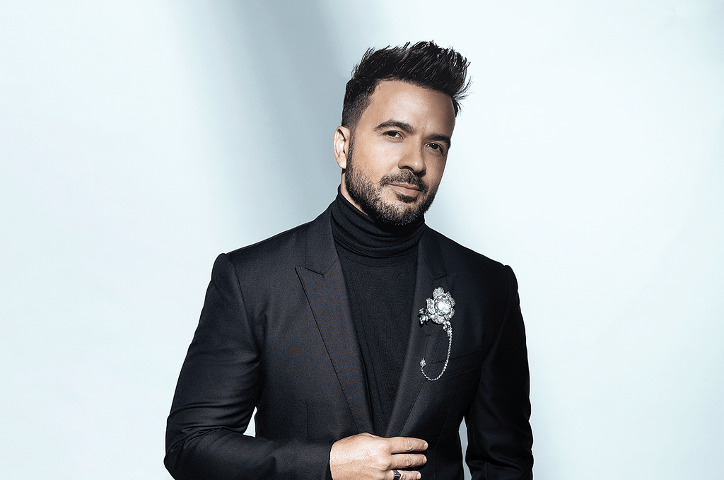 Luis Fonsi - © 2023 Norwegian Cruise Line Holdings Ltd.