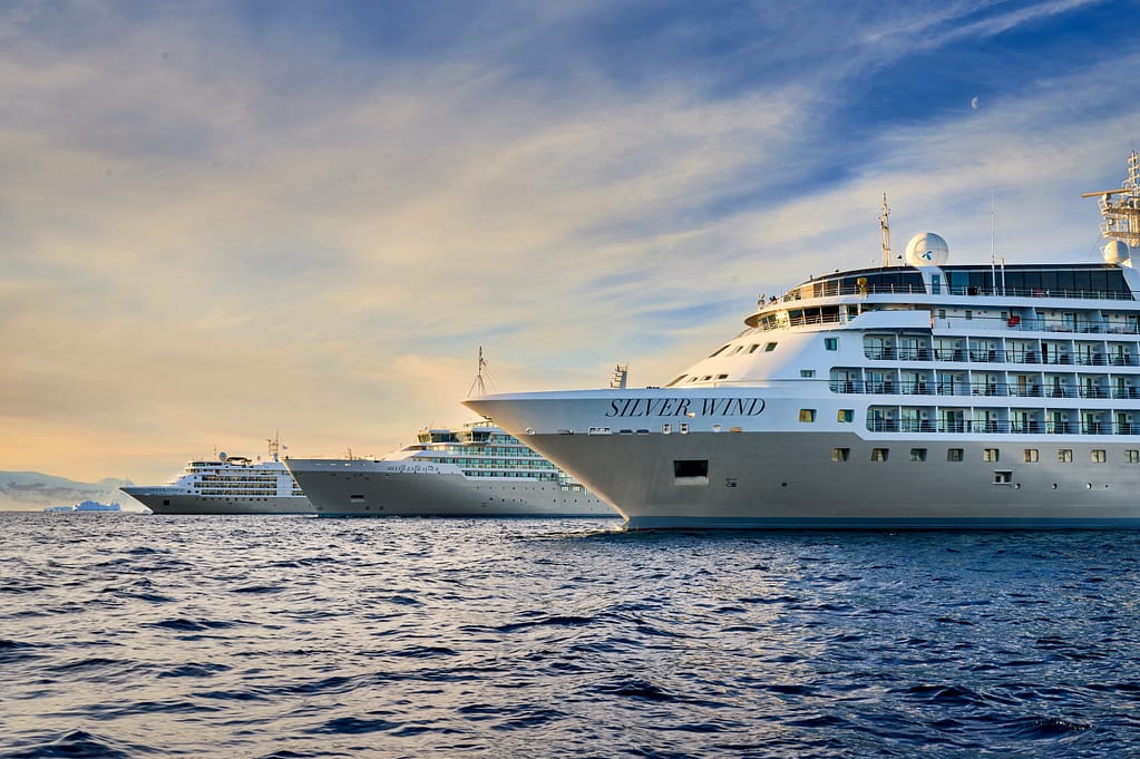 Silverseas' Silver Endeavor, Silver Cloud, Silver Wind  in Antarctica