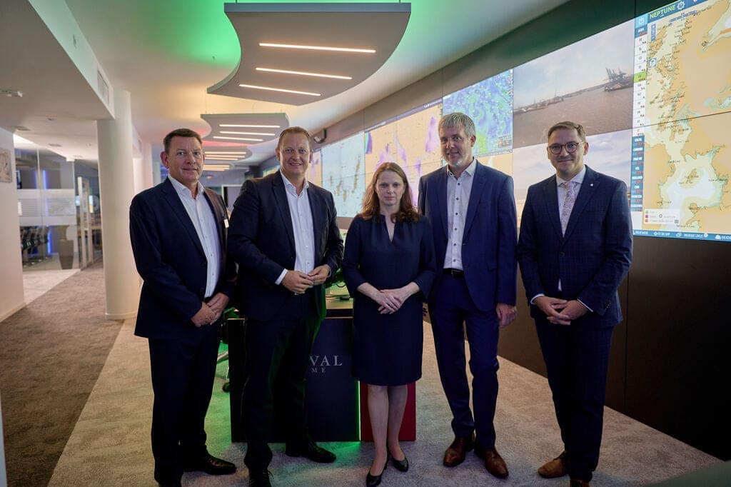 Patrick Dahlemann, Head of the MV State Chancellery; Felix Eichhorn, President AIDA Cruises; Dr. Melanie Leonhard, Senator for Economics and Innovation of the Free and Hanseatic City of Hamburg; Dieter Janecek, Federal Government Coordinator for Maritime Economy and Tourism in the Ministry for Economic Affairs and Climate Protection; Keith Dowds, Executive Vice President Carnival Maritime GmbH. Photo: Michael Schmidt