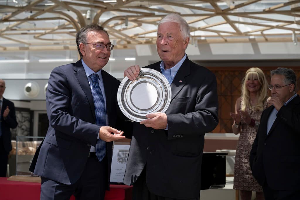 Torstein Hagen, Chairman and CEO of Viking and by Luigi Matarazzo, General Manager of the Fincantieri Merchant Ships Division