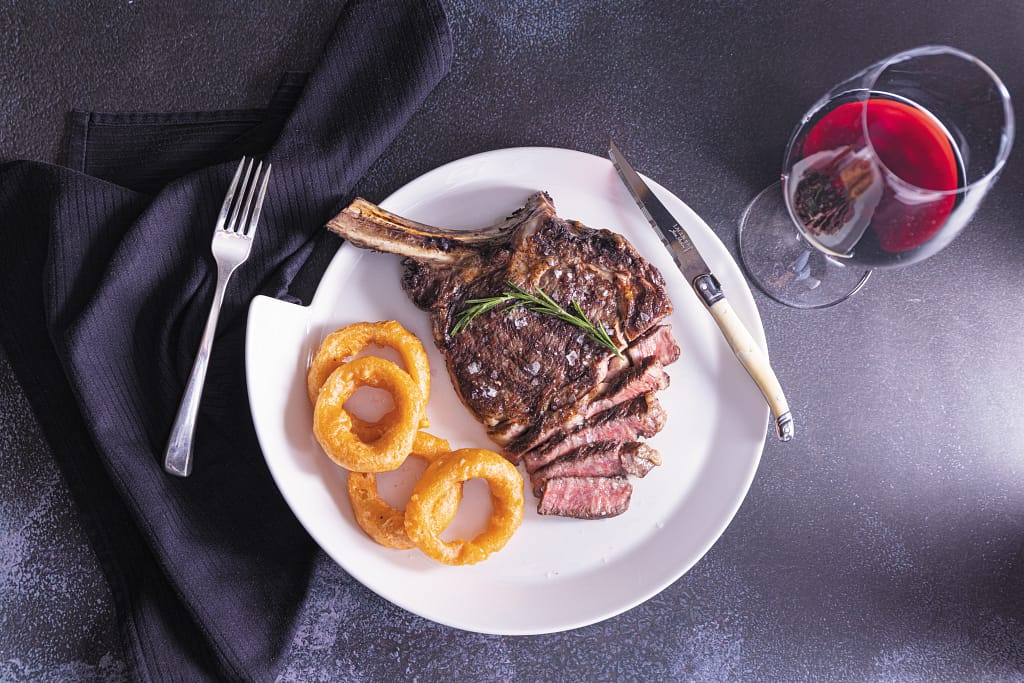 Seven Seas Grandeur - Prime 7 Steak - ©Regent Seven Seas Cruises