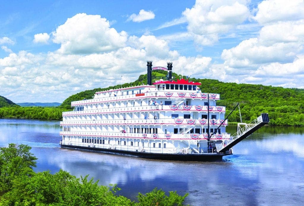 American Heritage Paddlewheeler on the Mississippi