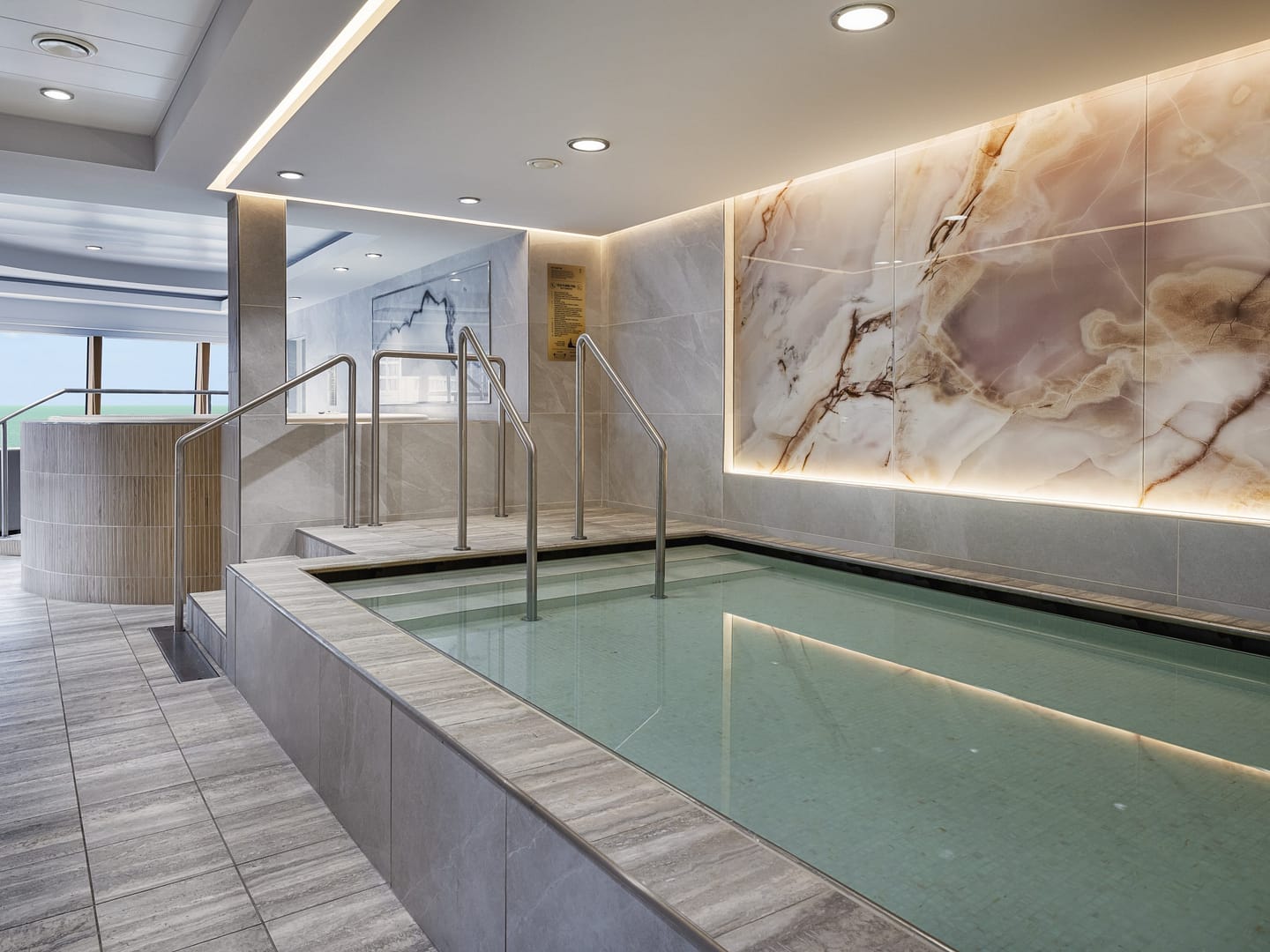 Norwegian Jade Plunge Pool