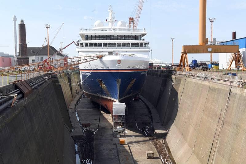 The HANSEATIC inspiration spent ten days in Kaiserdock II at the Lloyd shipyard in Bremerhaven