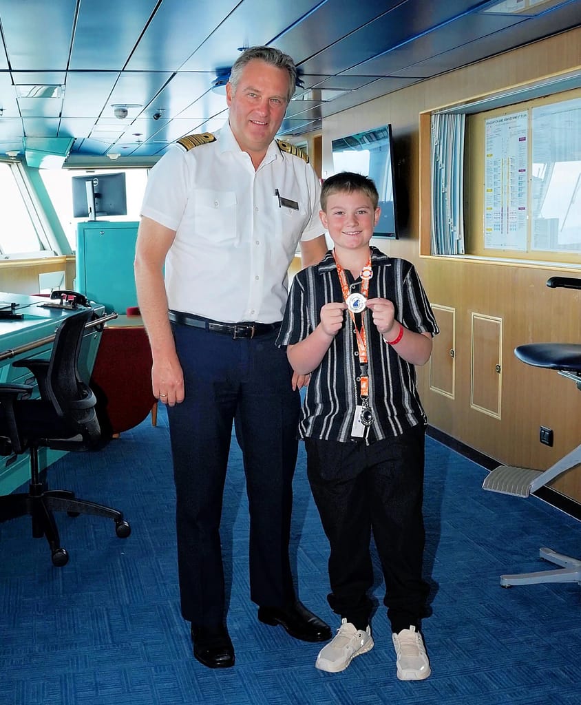 Captain Ane Smit, invited Corbin Hindriksen and his family to visit Zaandam's bridge